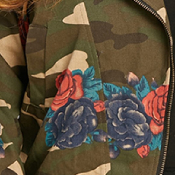 Plus Size Floral Print Camouflage Jacket - Picture 6 of 8